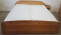 Doppelbett   mit  Schubladen  (  Holz  ) lattenroste und Matratz